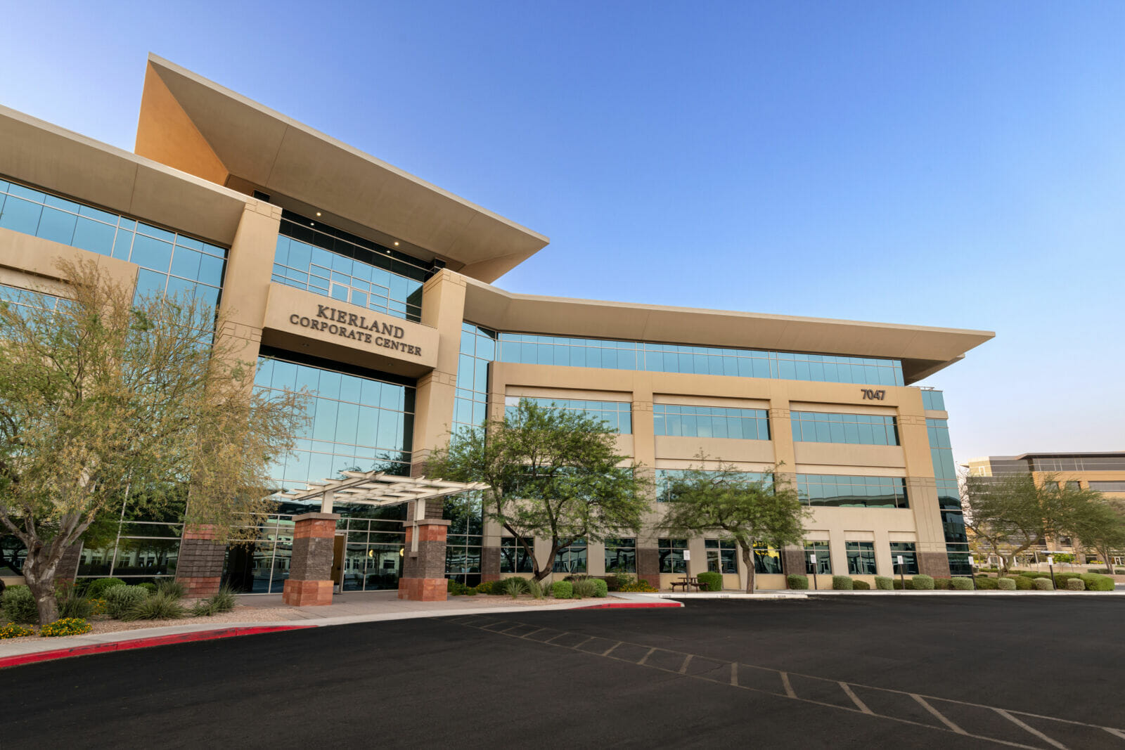 Cushman And Wakefield Sells Kierland Corporate Center I For 37 75m Az